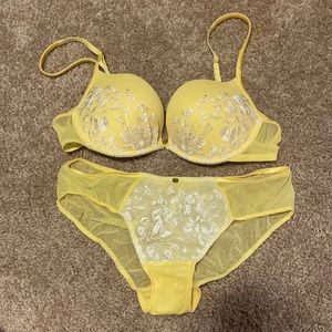 Yellow lace floral mesh bra